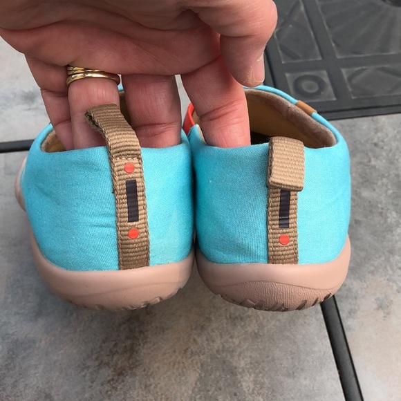 UIN Hawaii Surfing Design Canvas Slip-ons - Picture 1 of 2